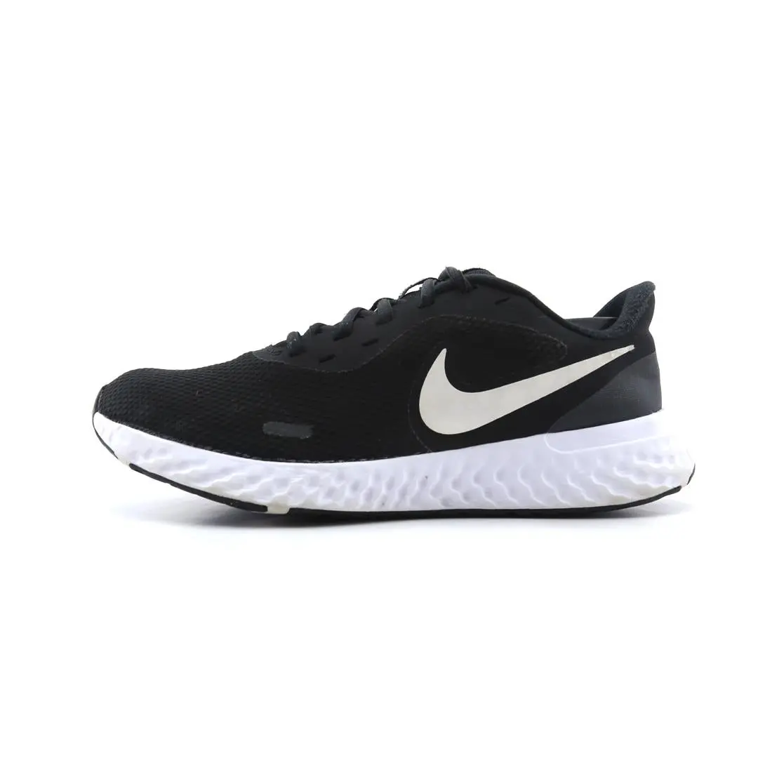 Nike Revolution 6 1
