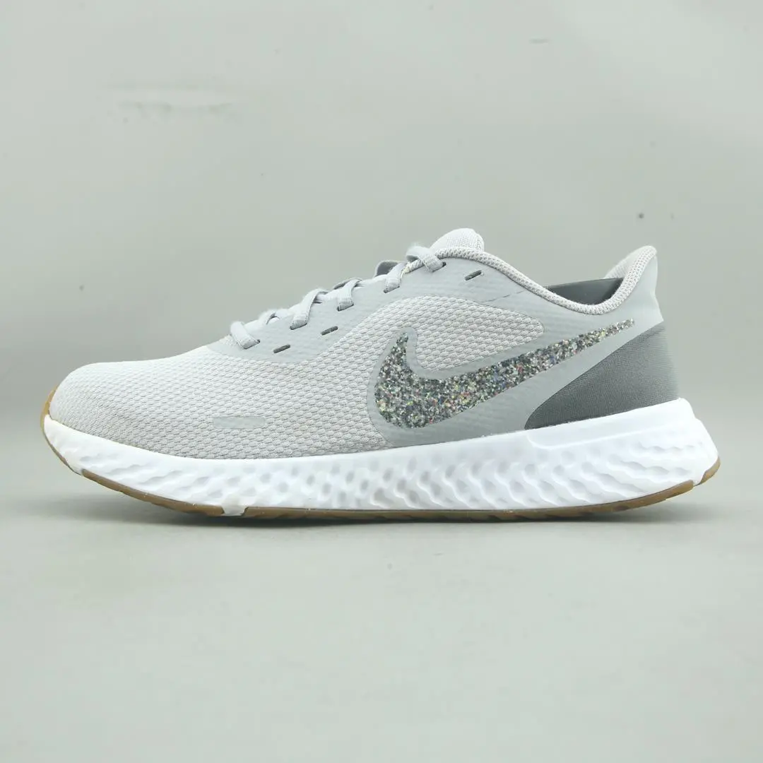 Nike Revolution 5 1