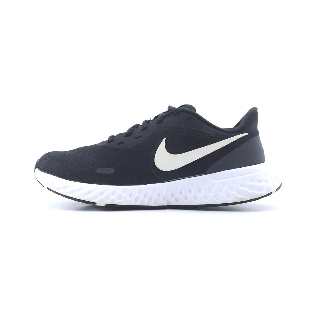 Nike Revolution 5 1