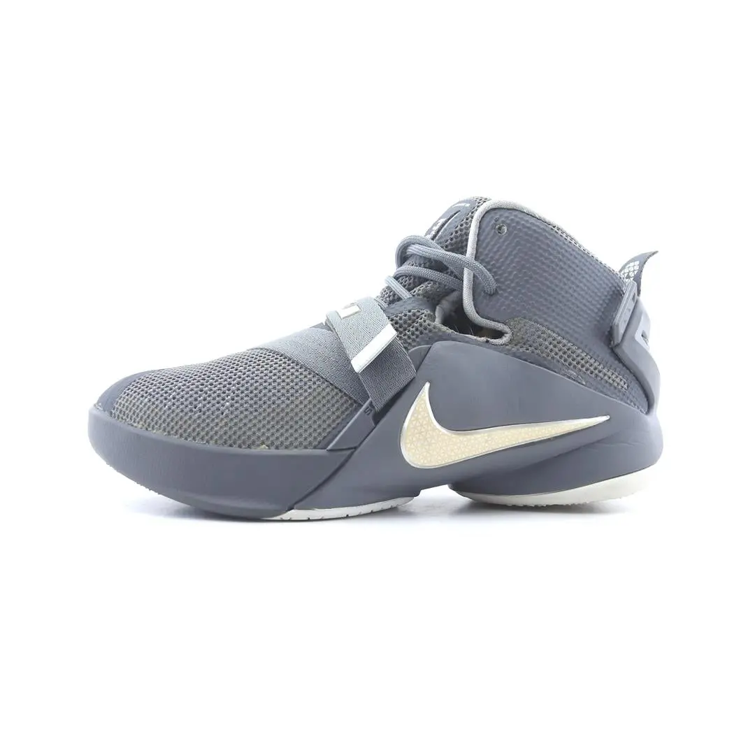 Nike  Lebron Zoom Soldier 9 1