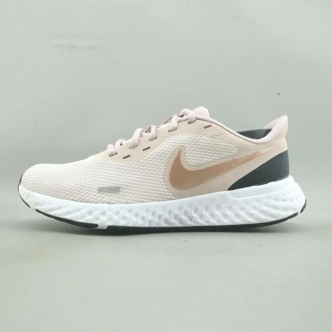 Nike Revolution 5 1