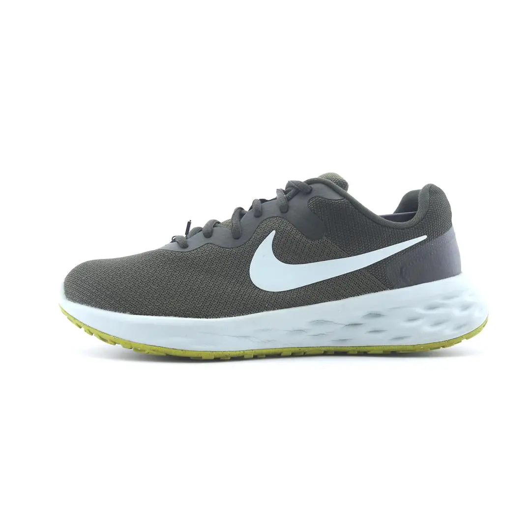 Nike Revolution 5 1