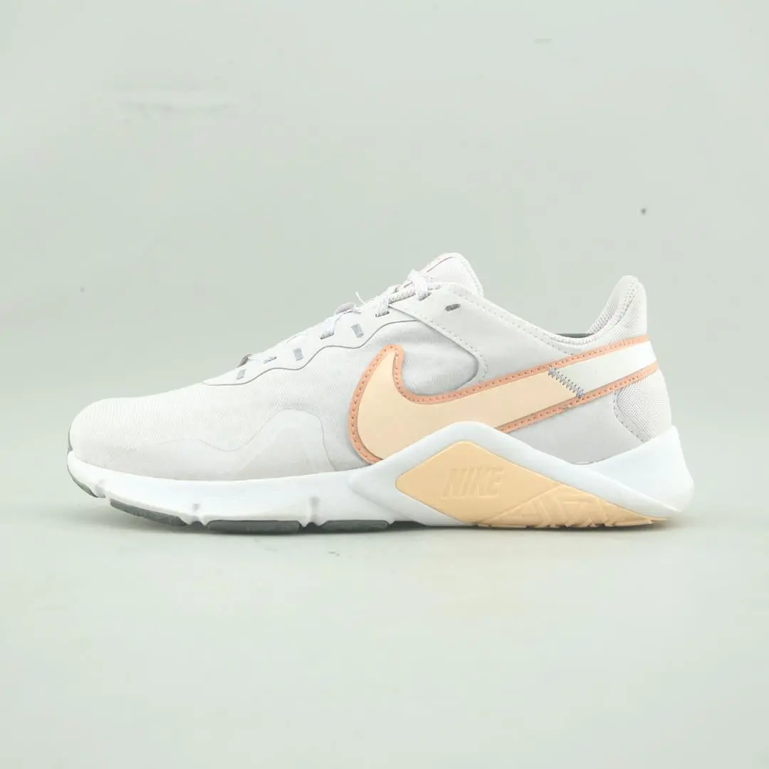 Nike Legend Essential 2 1