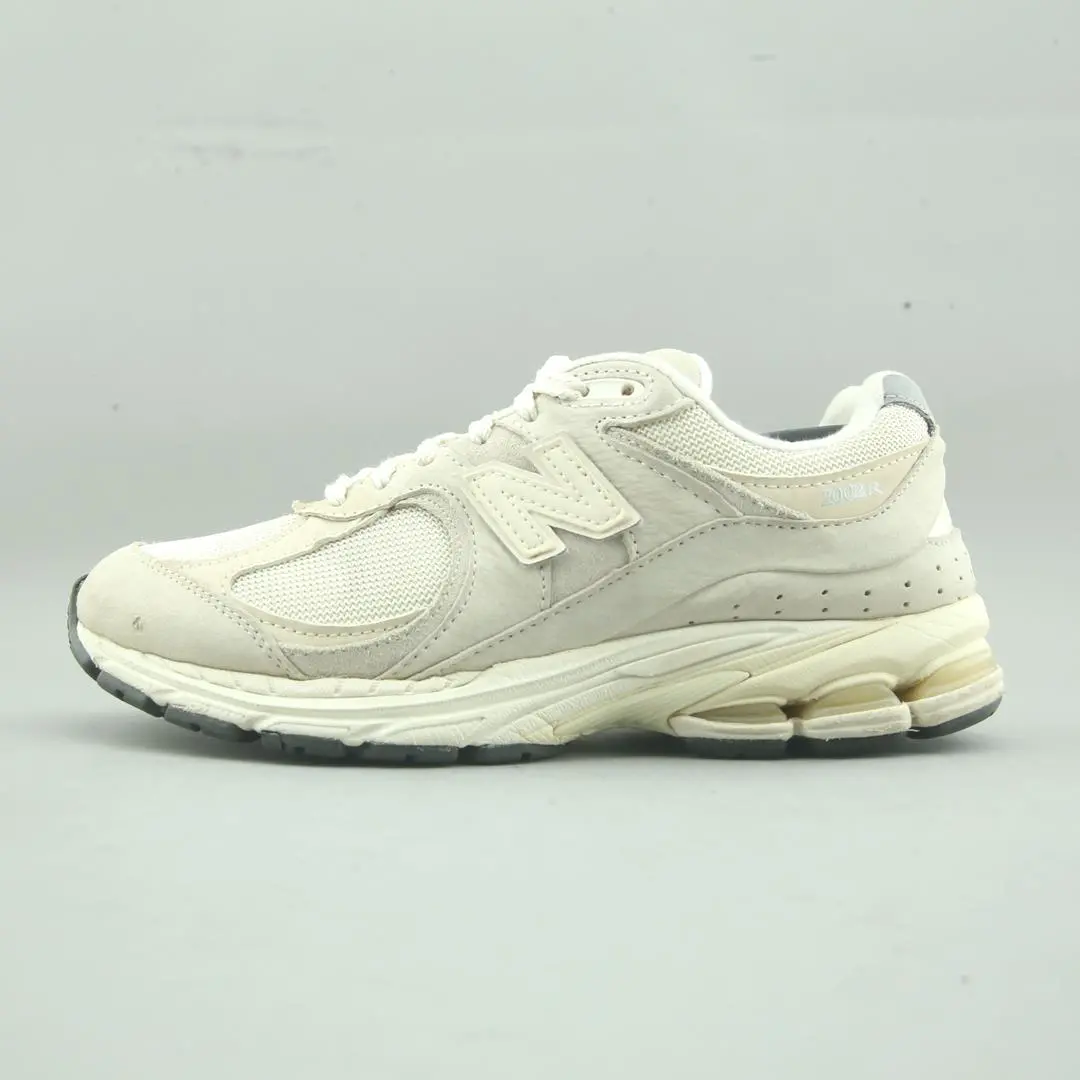 New Balance 2002R 1