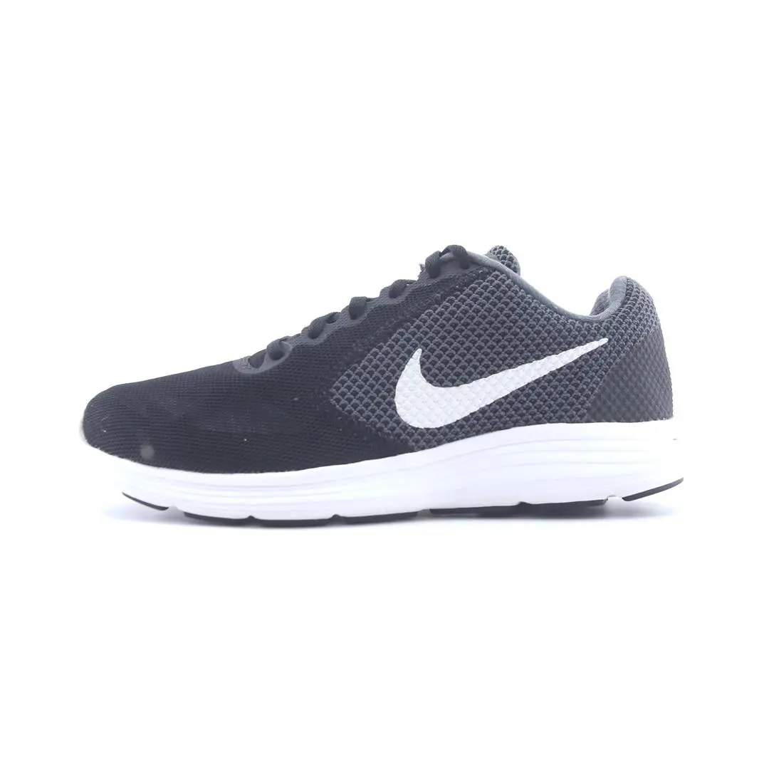 Nike Revolution 3 1