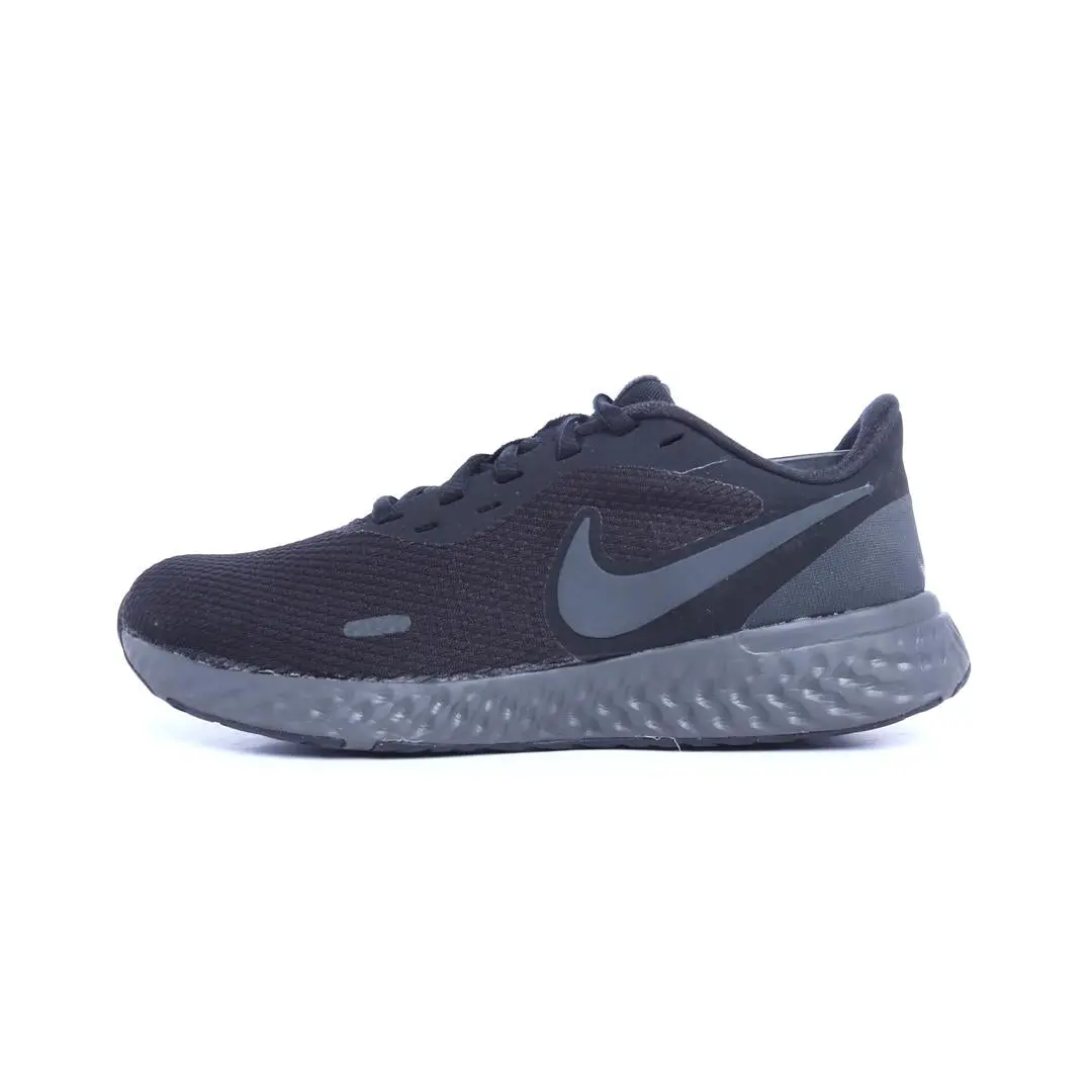 Nike Revolution 5 1