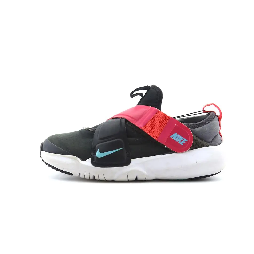 Nike Flex Advance 1