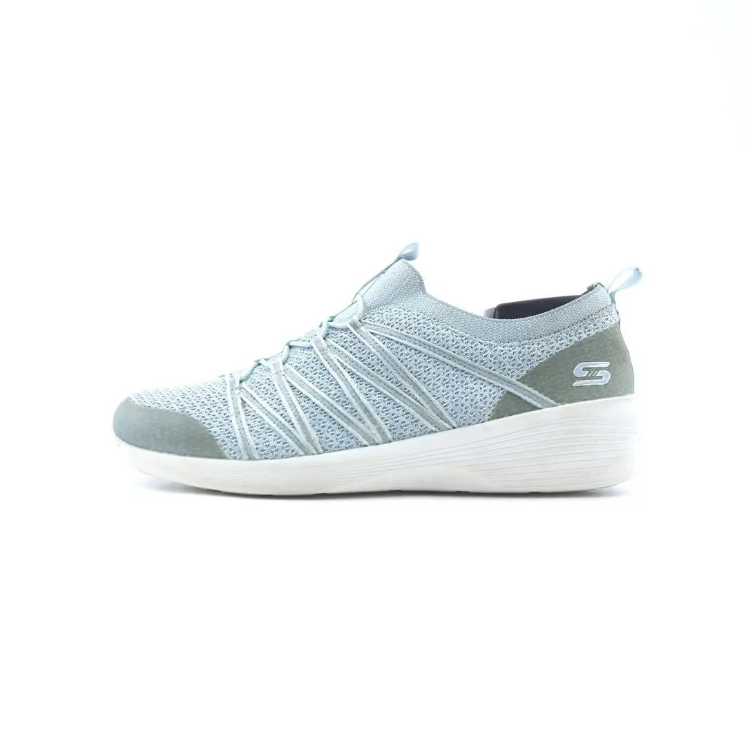 Skechers  Arya Memory Foam 1