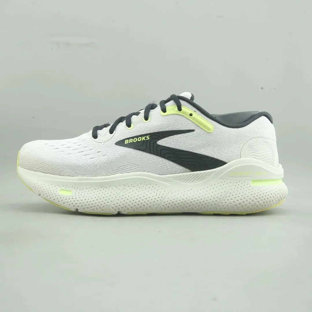 Brooks Ghost Max 1