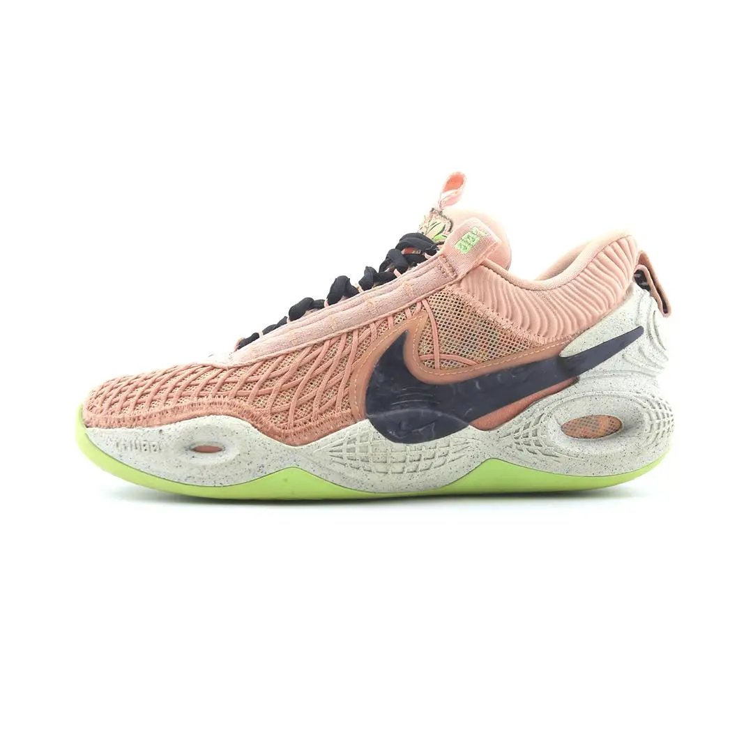 Nike Cosmic Unity 1