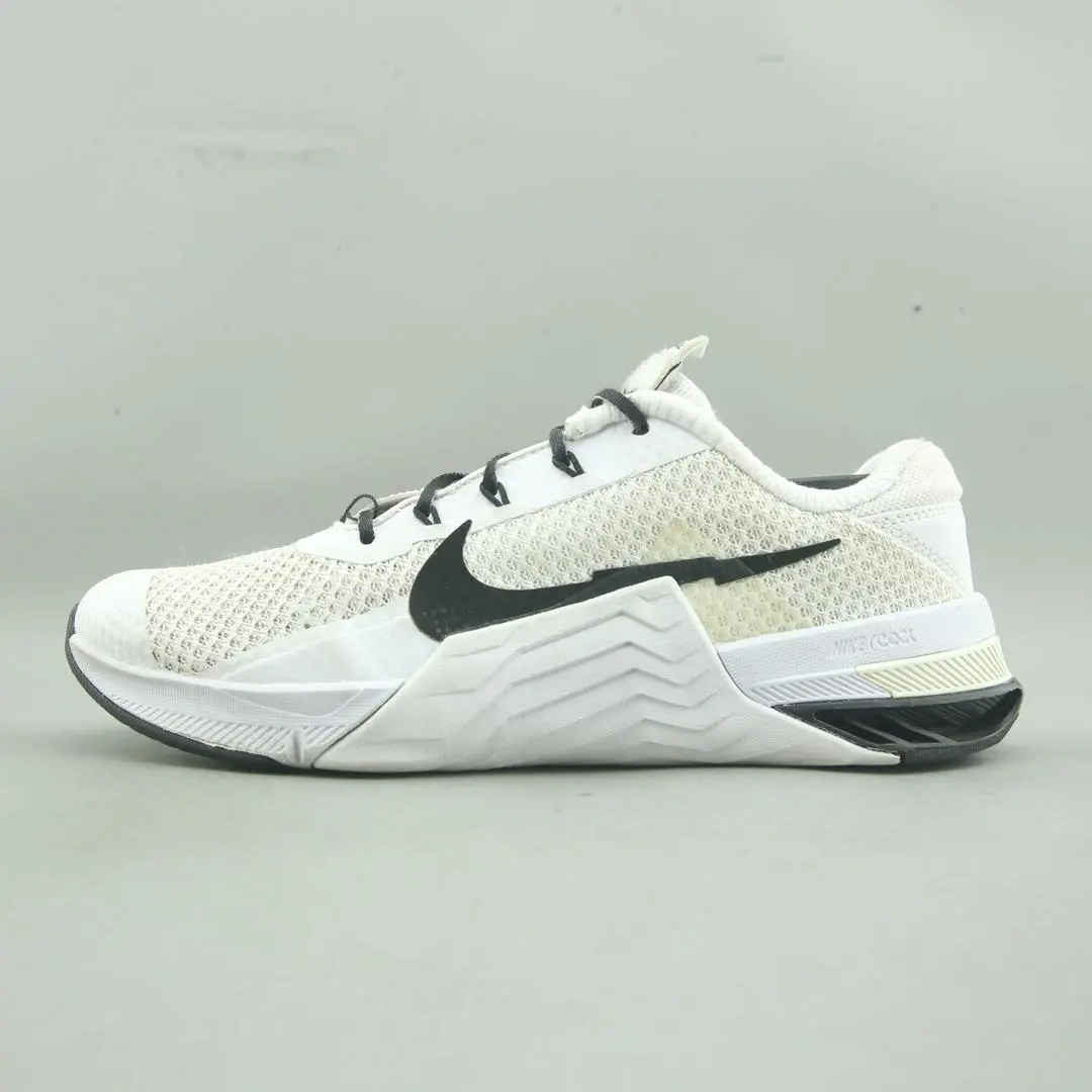 Nike Etcon Seven 1