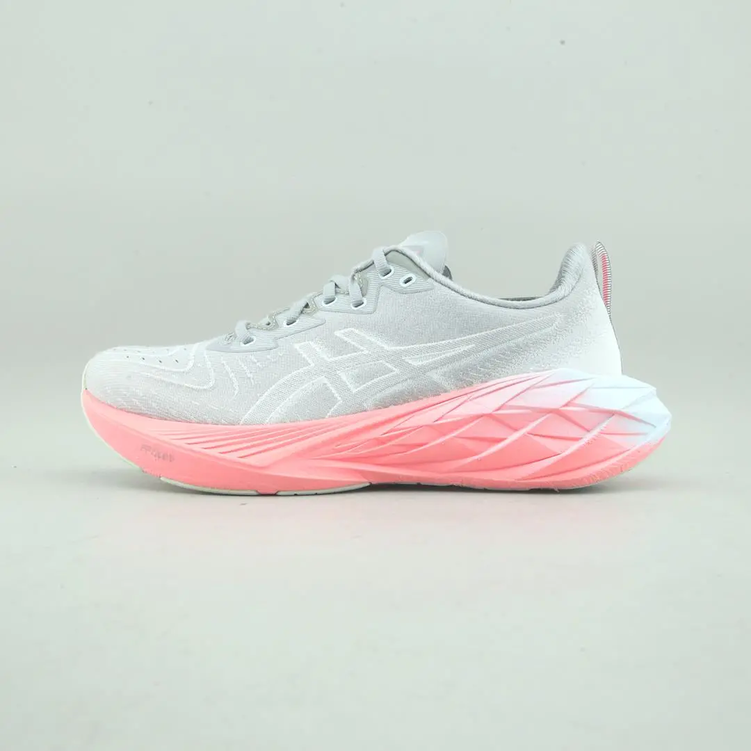 Asics Novablast 4 1