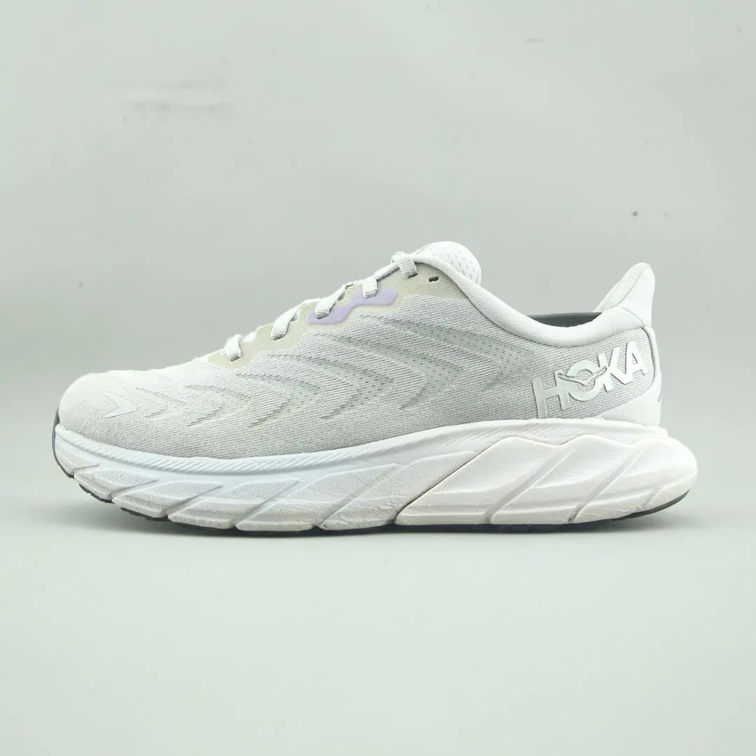 Hoka One One Arahi 6 1