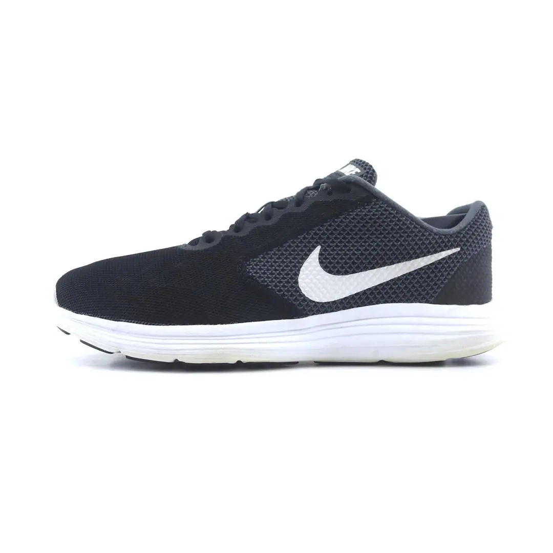 Nike Revolution 3 1