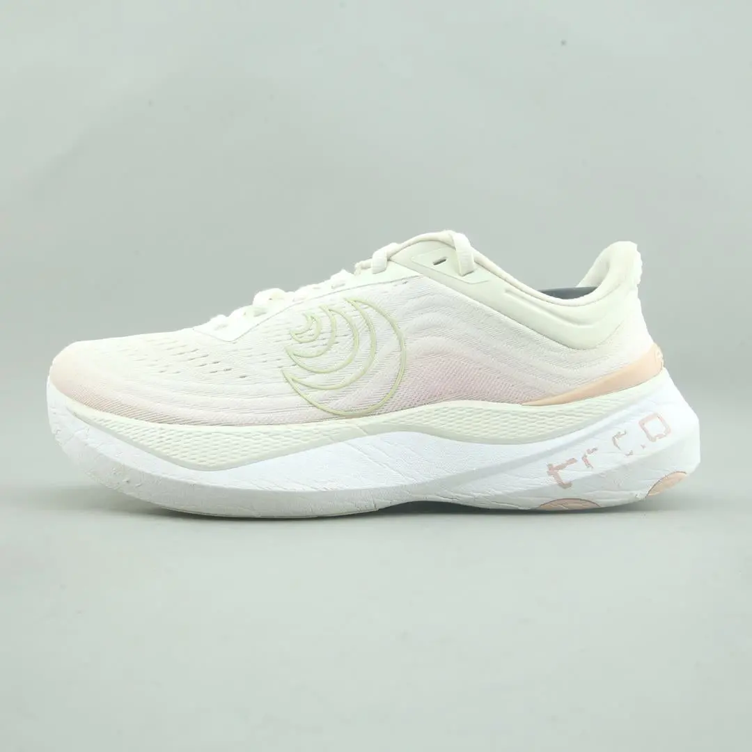 Topo Athletic  Aura 1