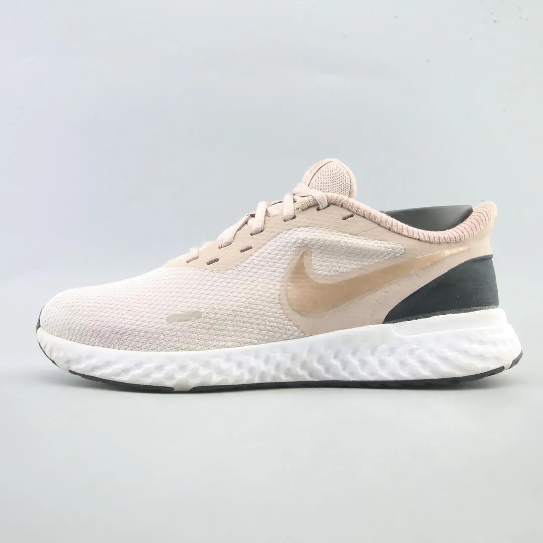 Nike Revolution 5 1
