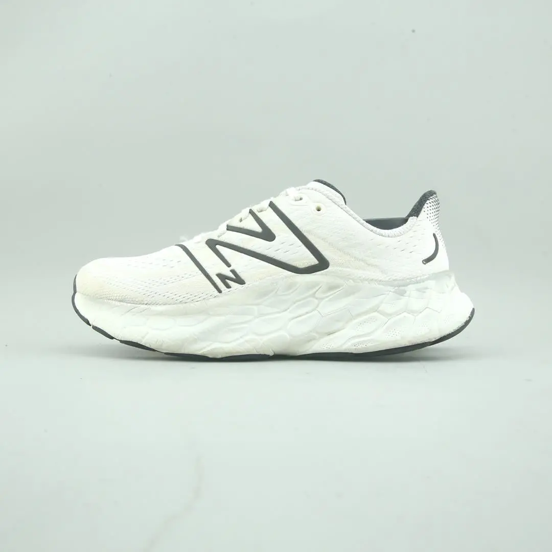 New Balance Fresh Foam Morev4 1