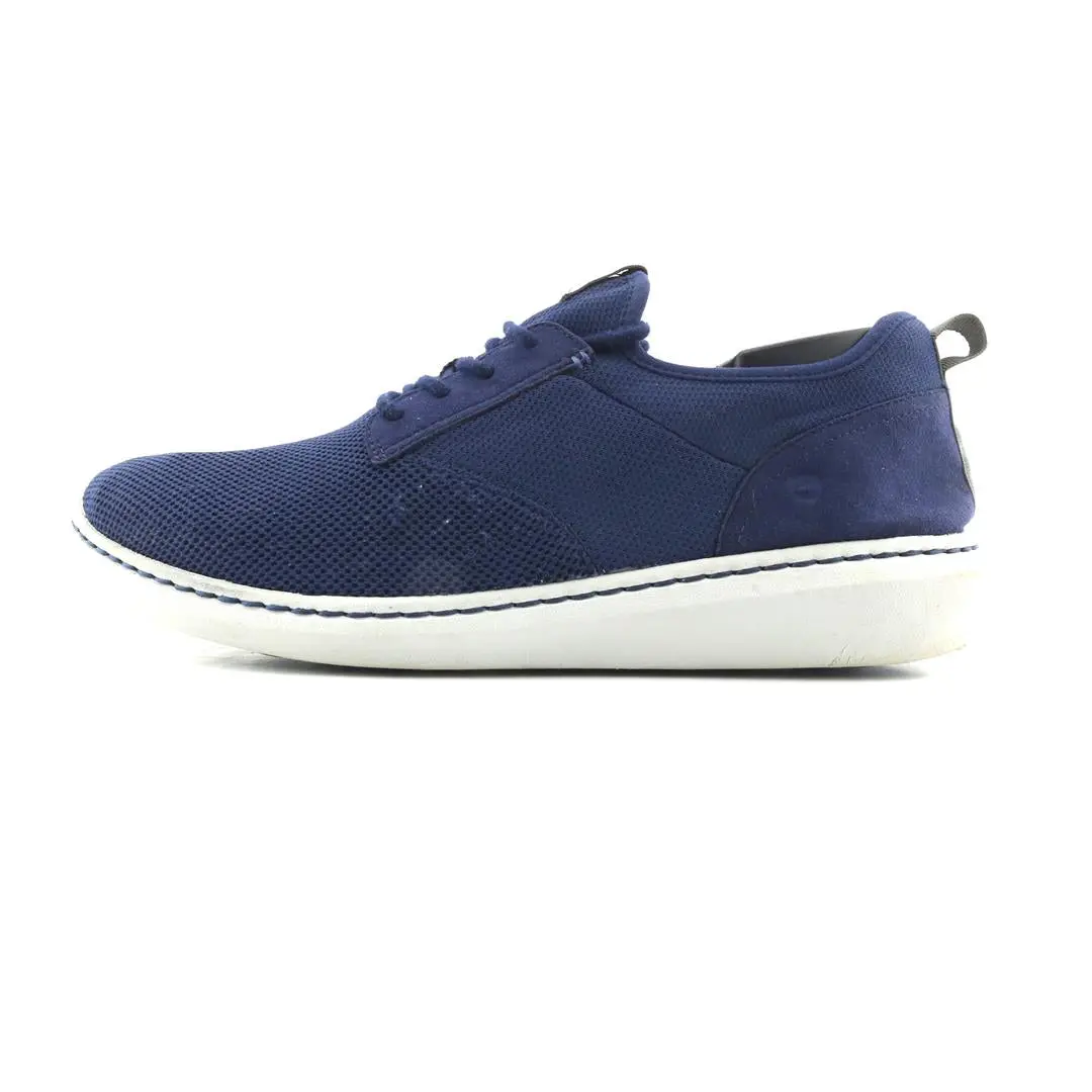 Clarks Step Urban Low 1