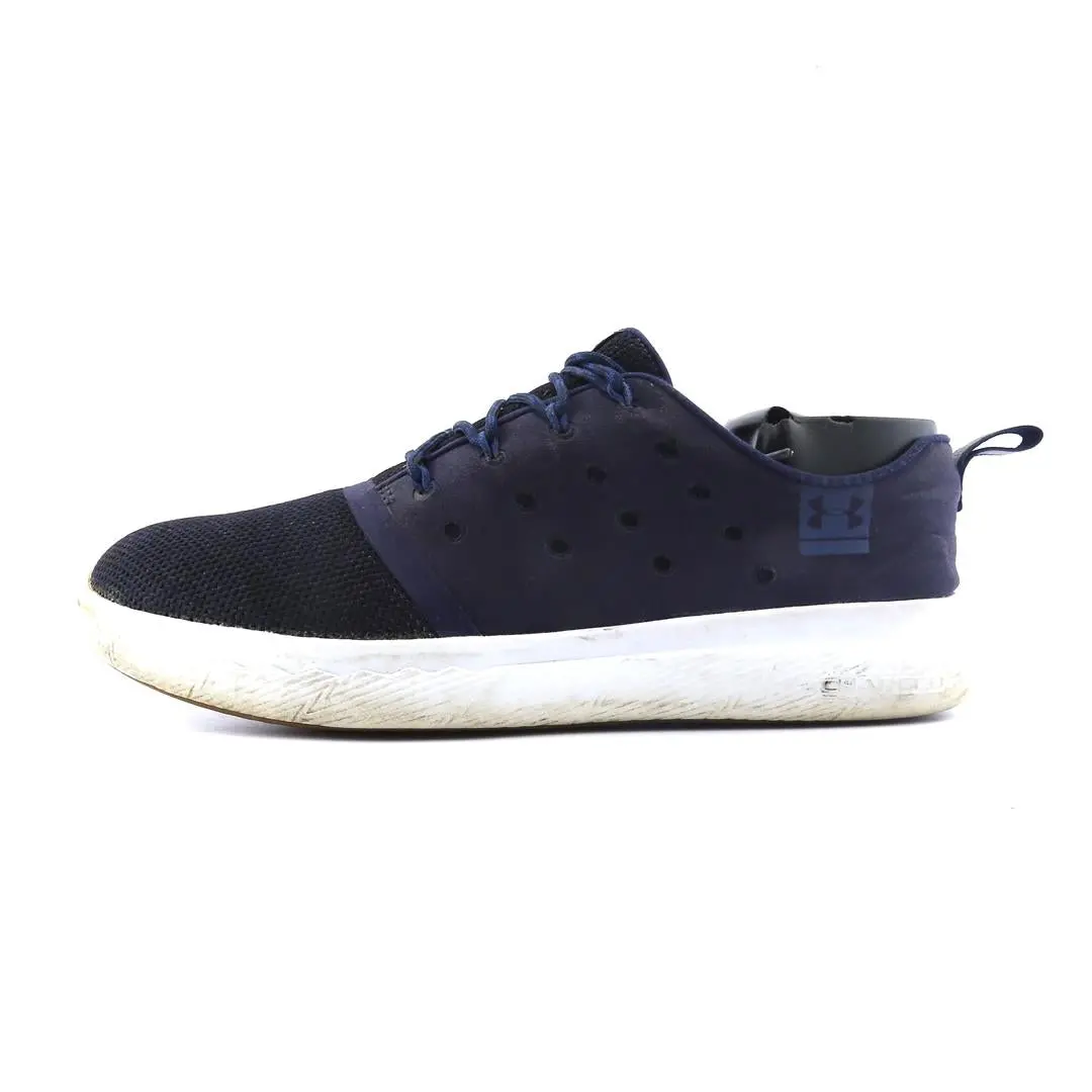 Under Armour  Charged 24/7 Low 1