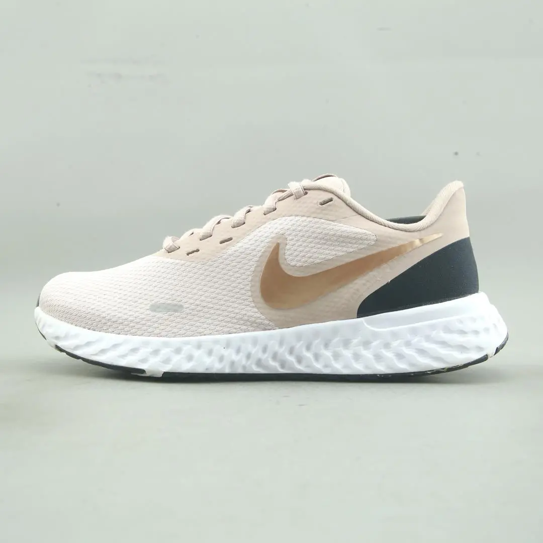 Nike Revolution 5 1