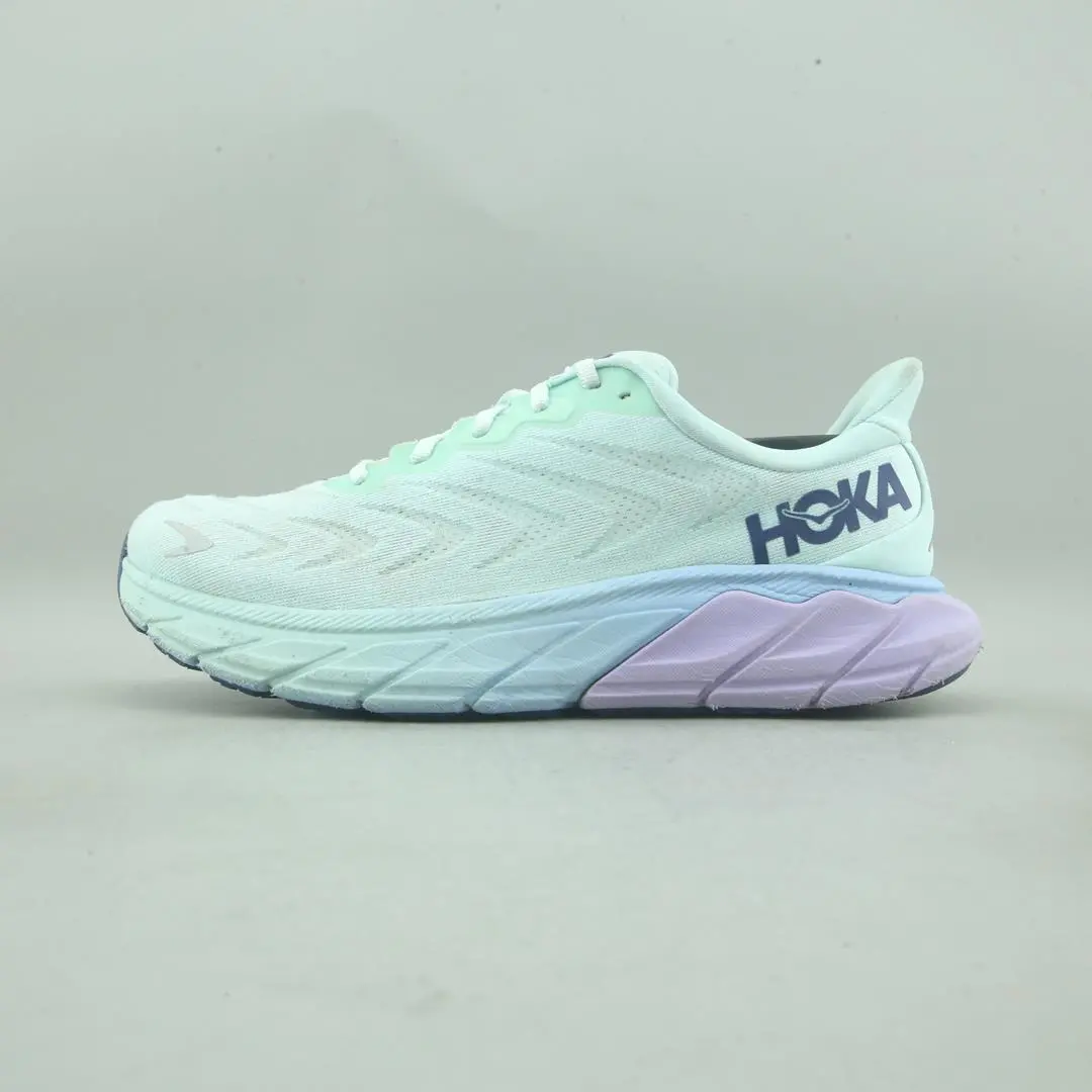 Hoka One One Arahi 6 1