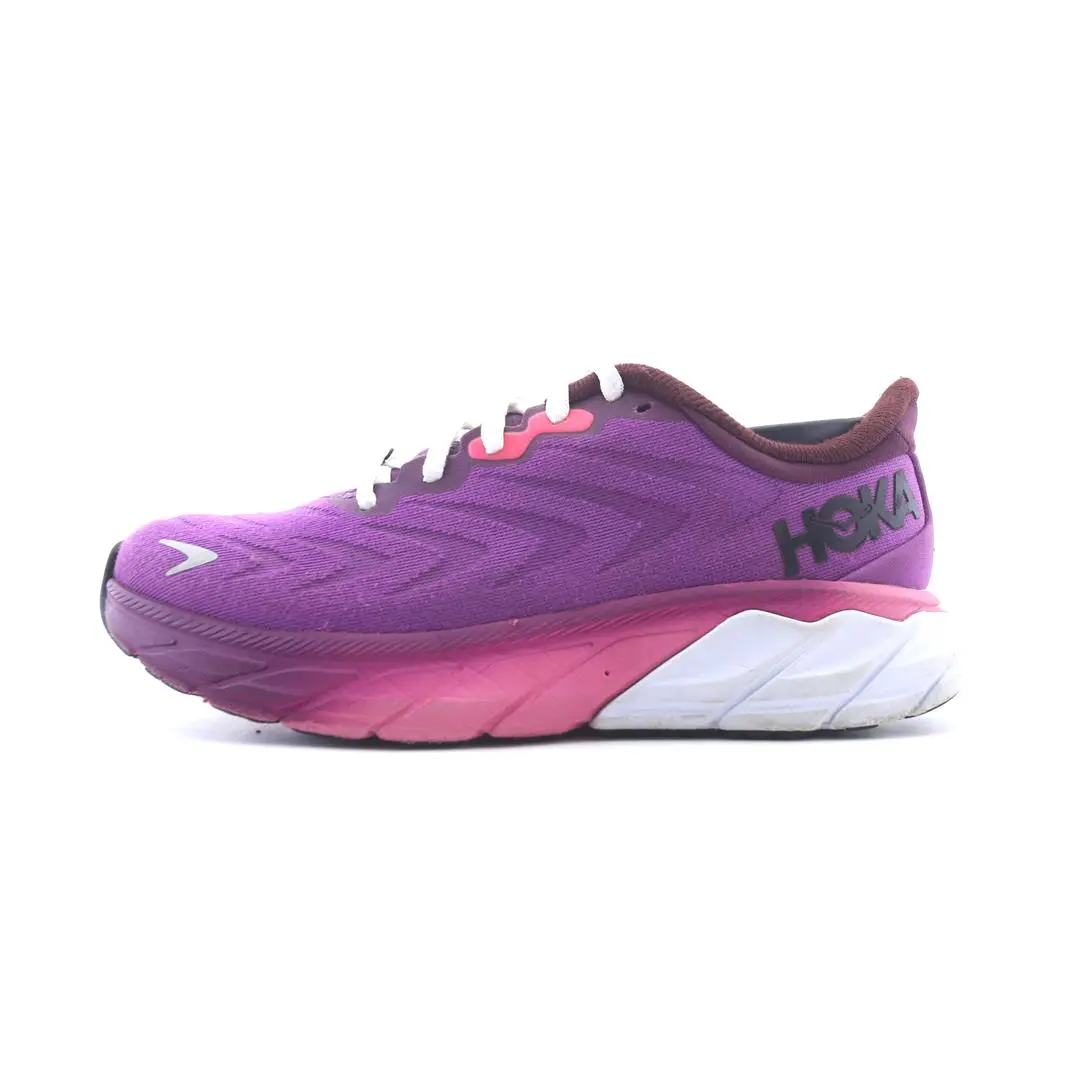 Hoka One One Arahi 6 1