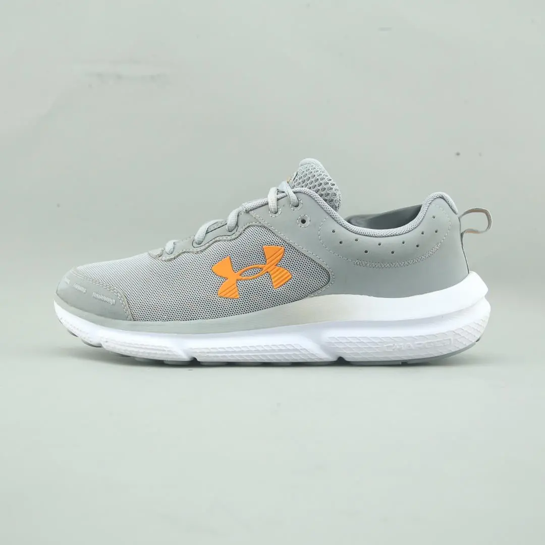 Under Armour Assert 10 1