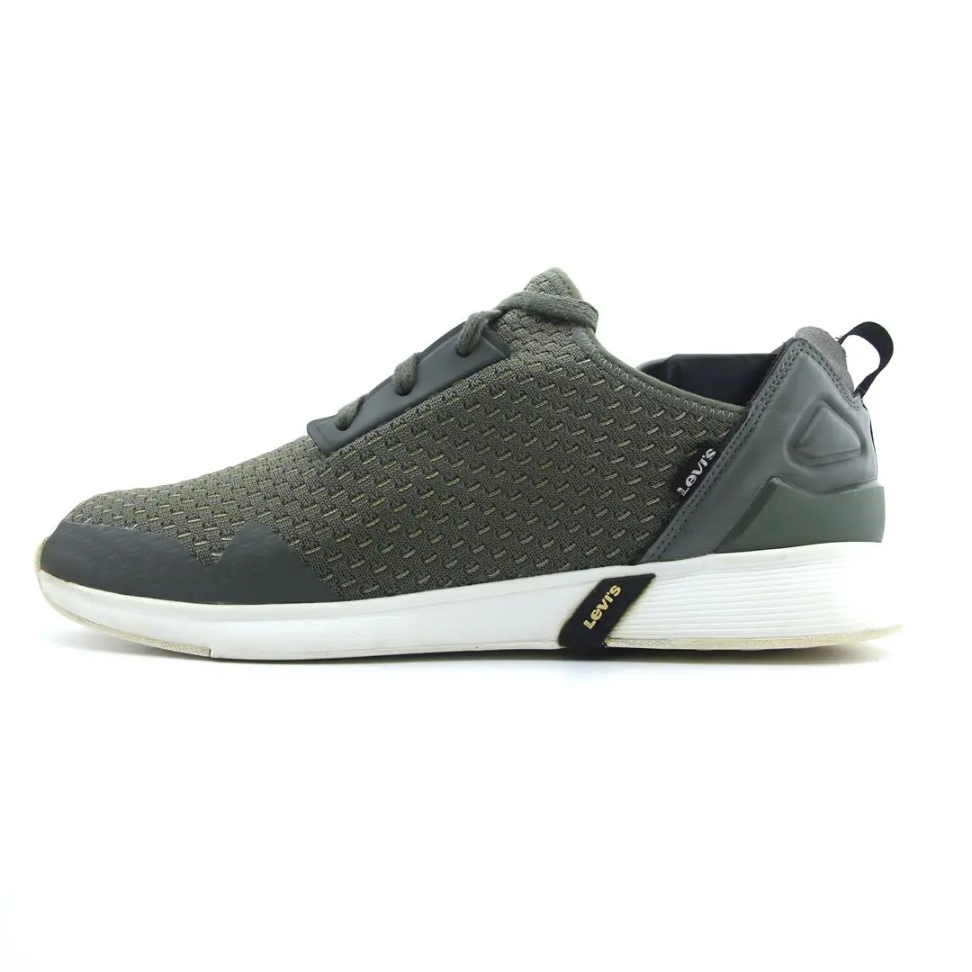 Levi's Tab Runner 1