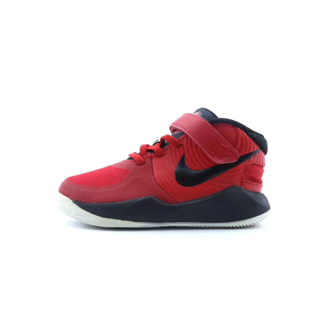 Nike Team Hustle D 9 Flyease 1