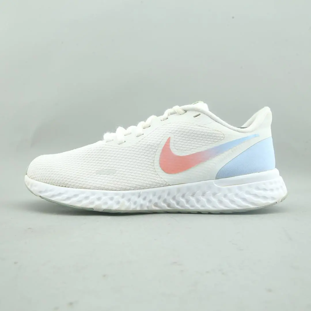 Nike Revolution 5 1