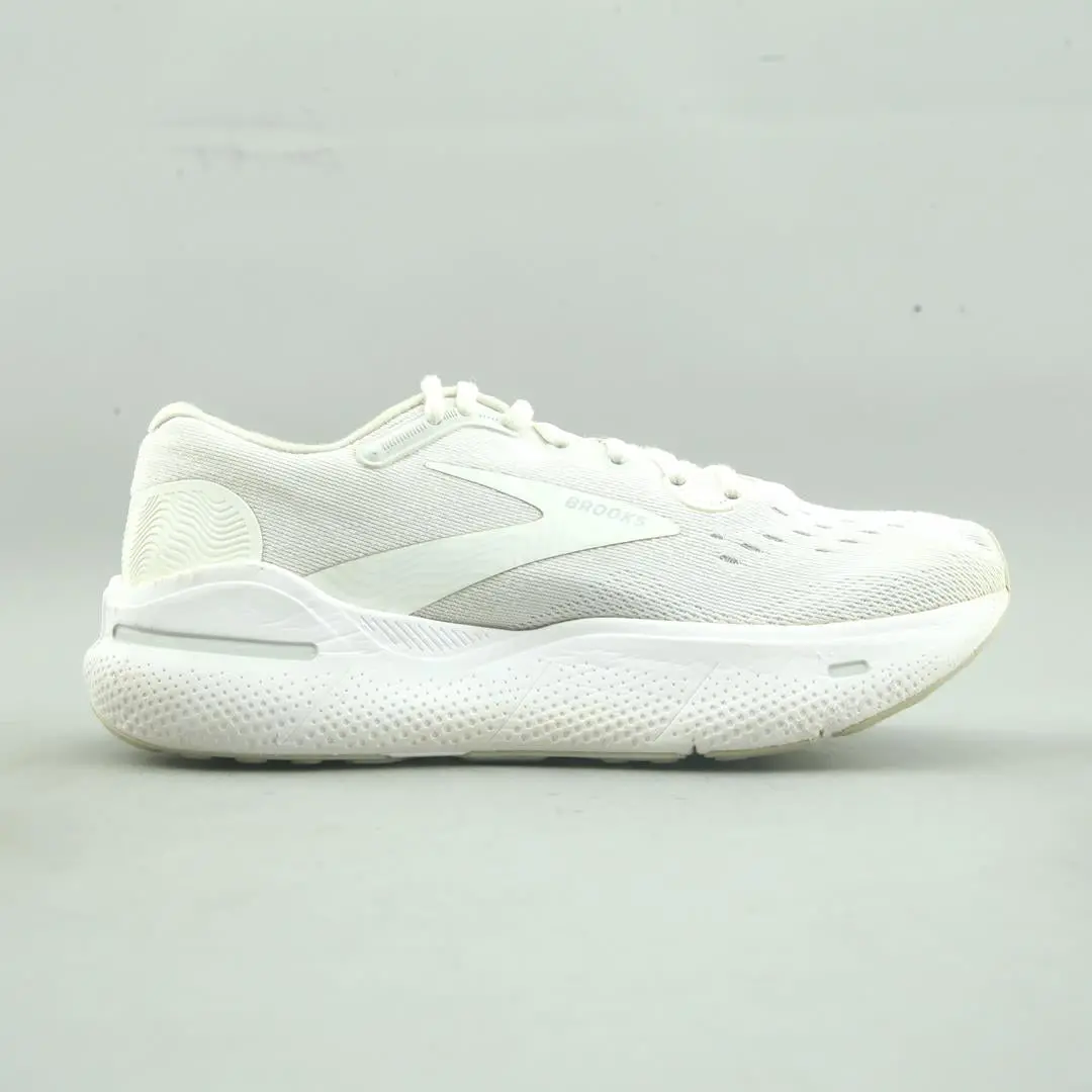 Brooks Ghost Max 1