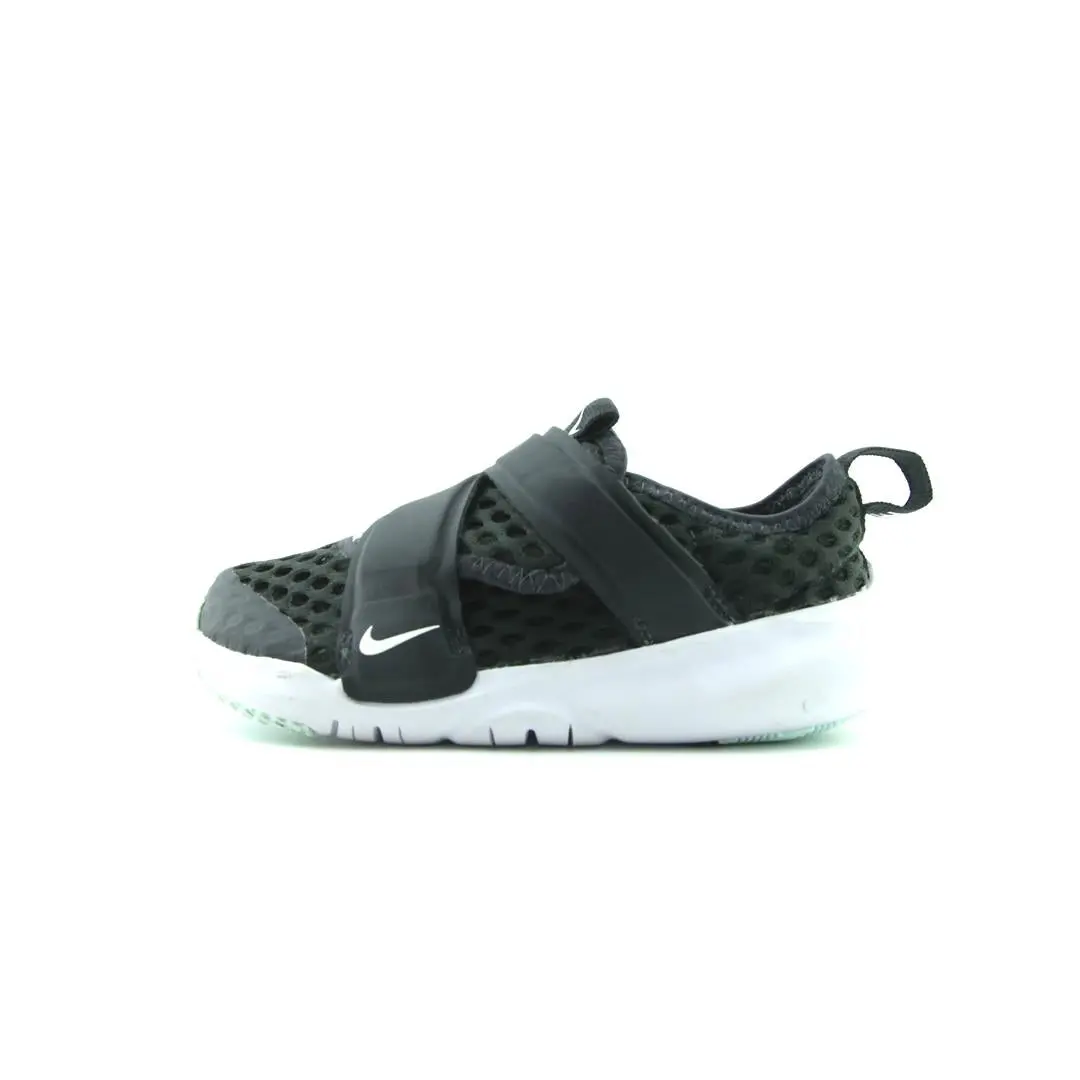 Nike Flex Advance 1