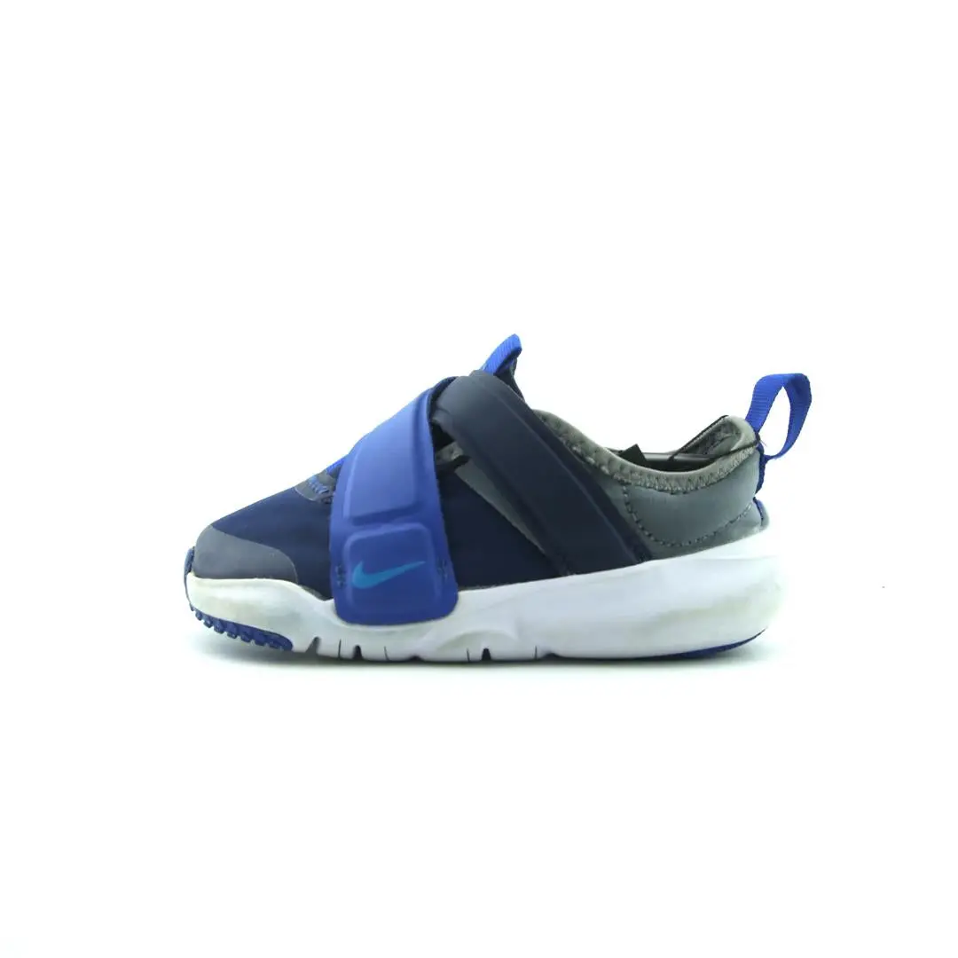Nike Flex Advance 1