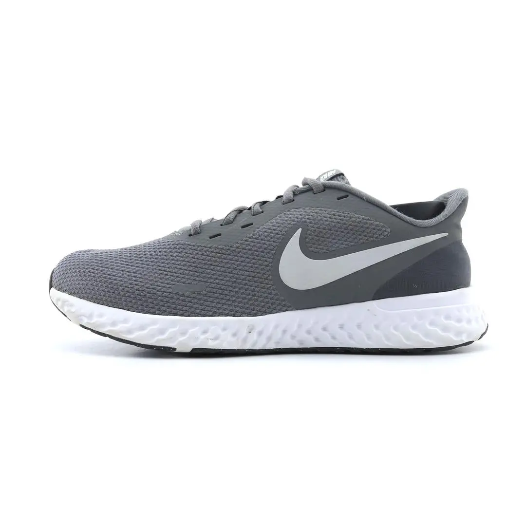 Nike Revolution 5 1