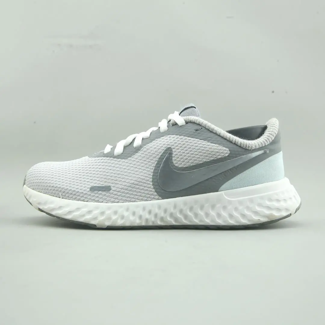 Nike Revolution 5 1