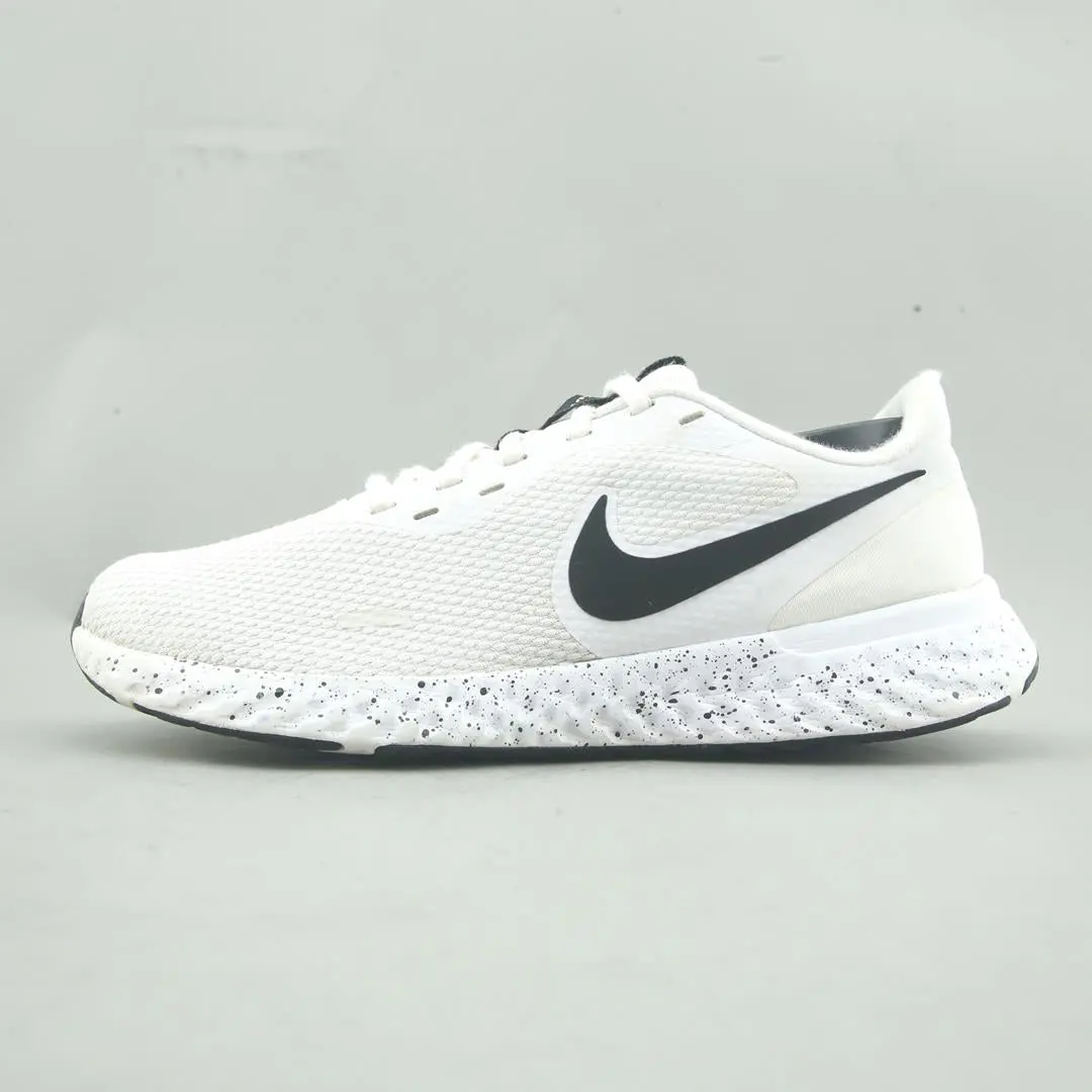 Nike Revolution 5 1