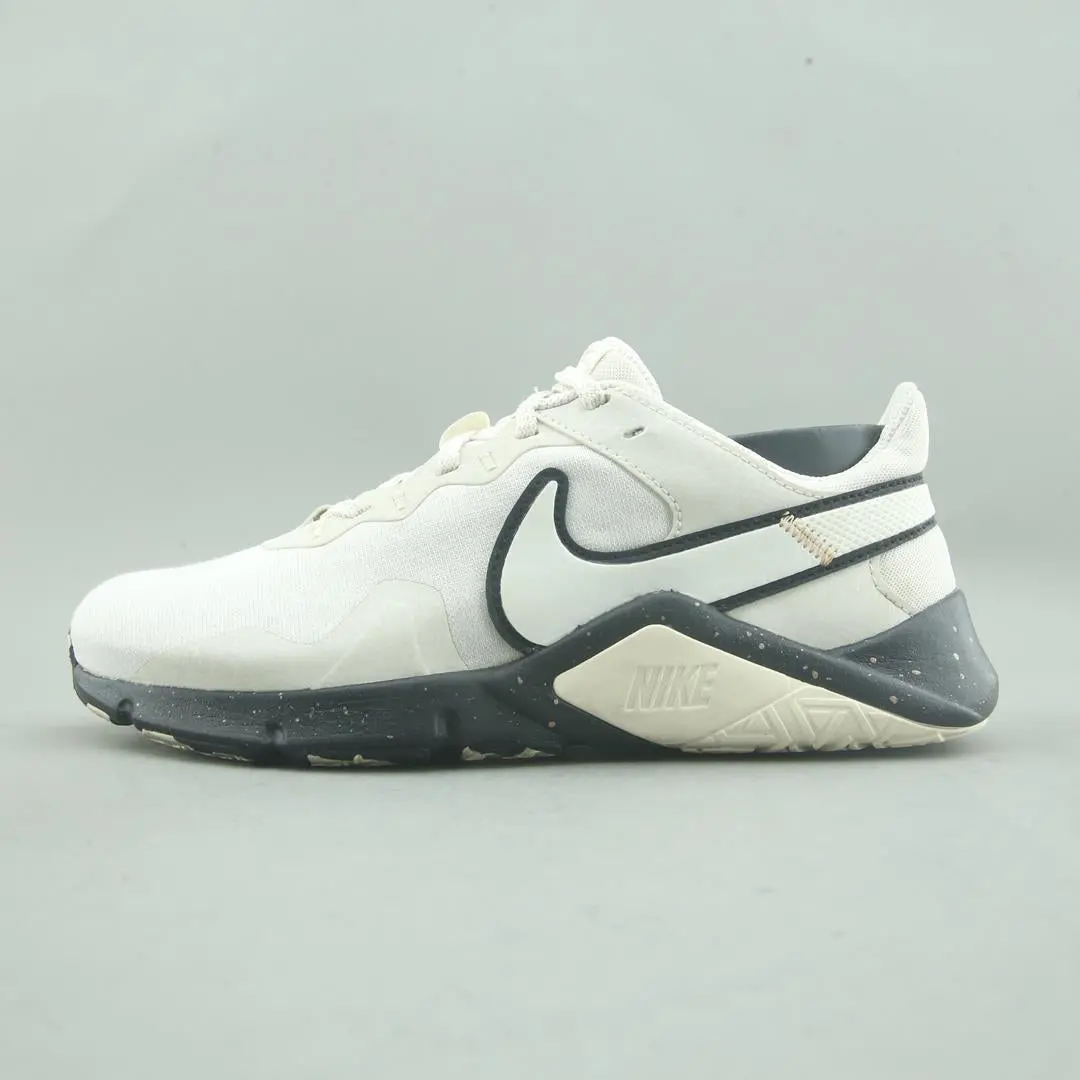 Nike Legend Essential 2 1