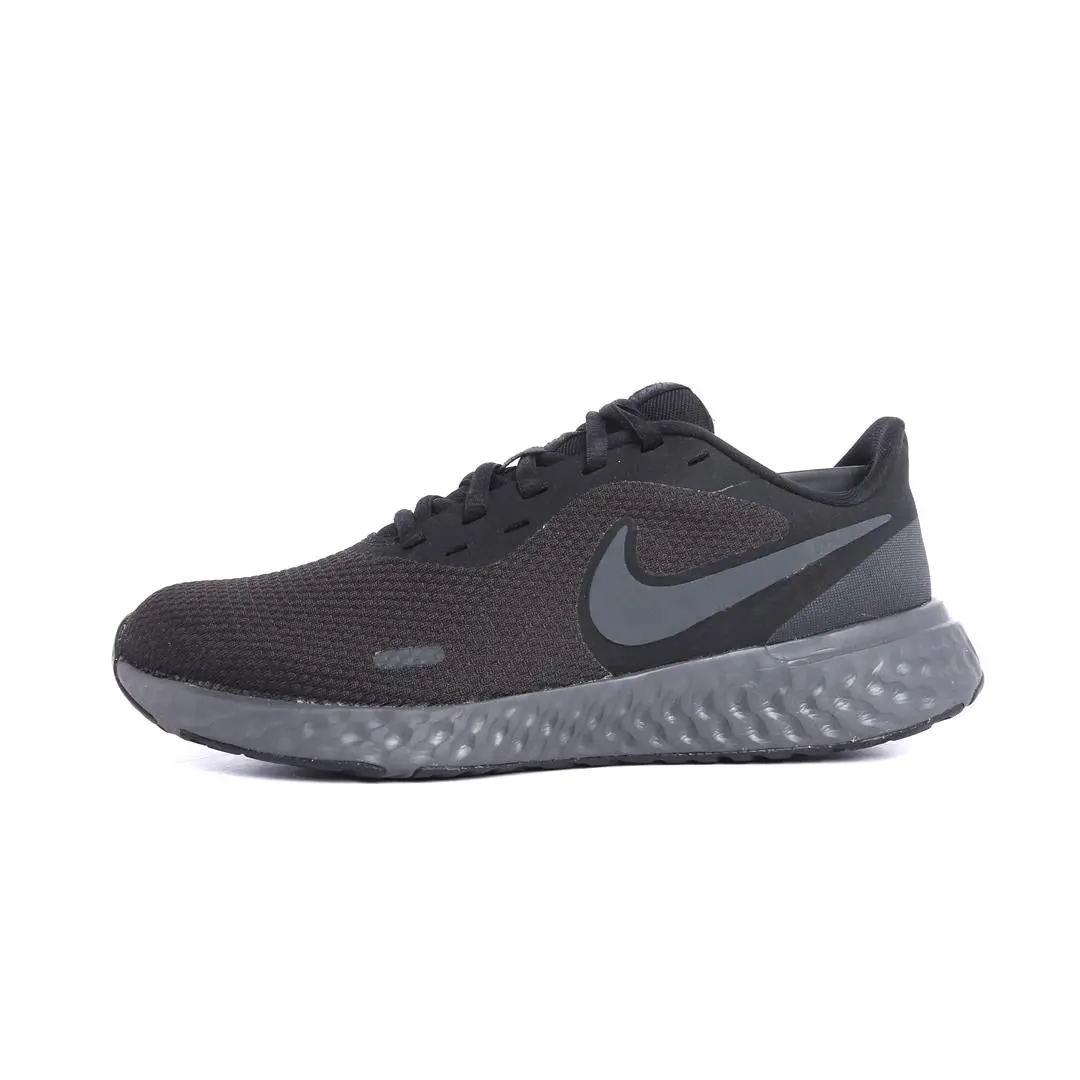 Nike Revolution 5 1
