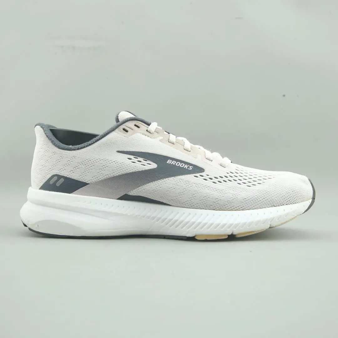 Brooks Launch 8 1