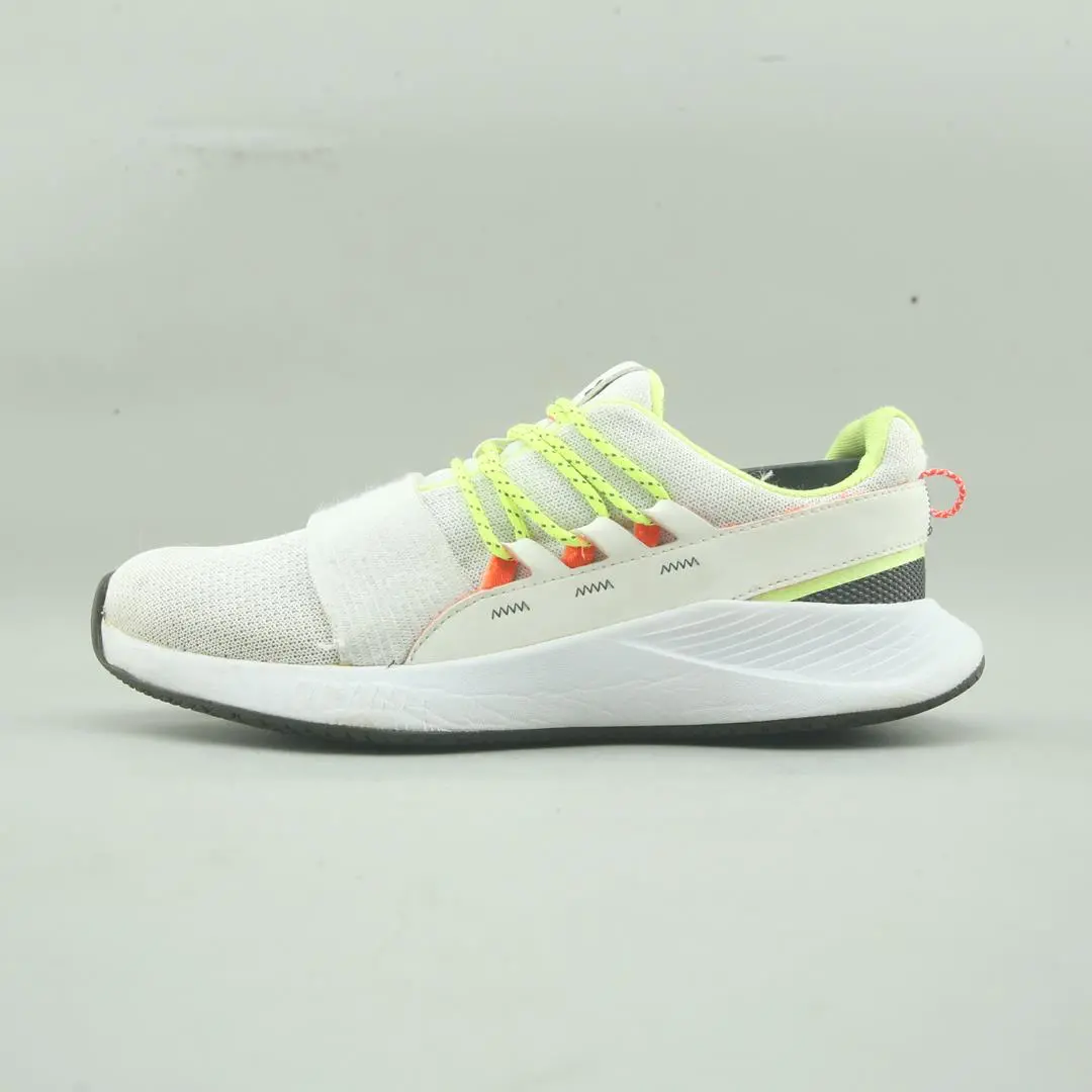 Under Armour Charged Breathe Lace 1