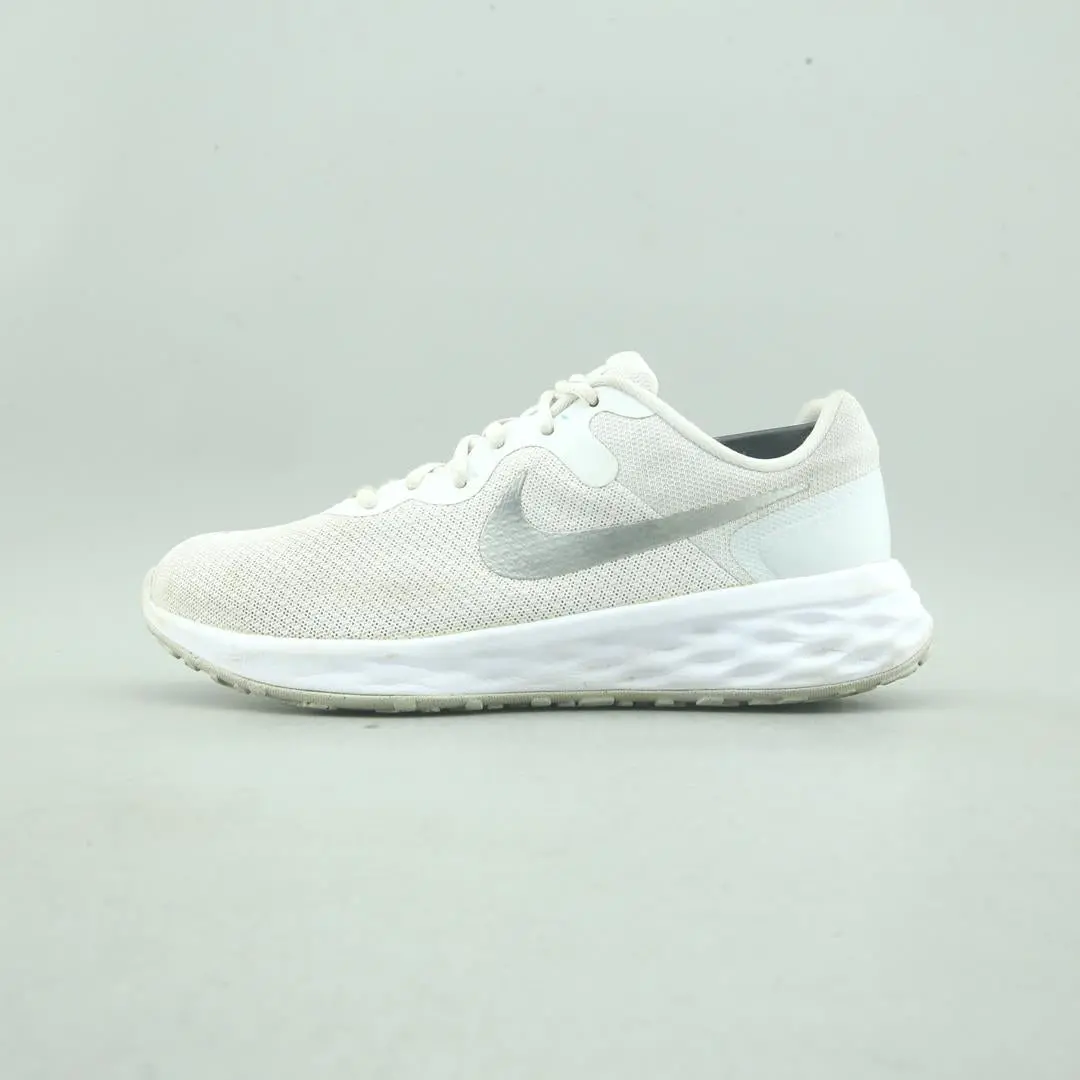 Nike Revolution 6 1