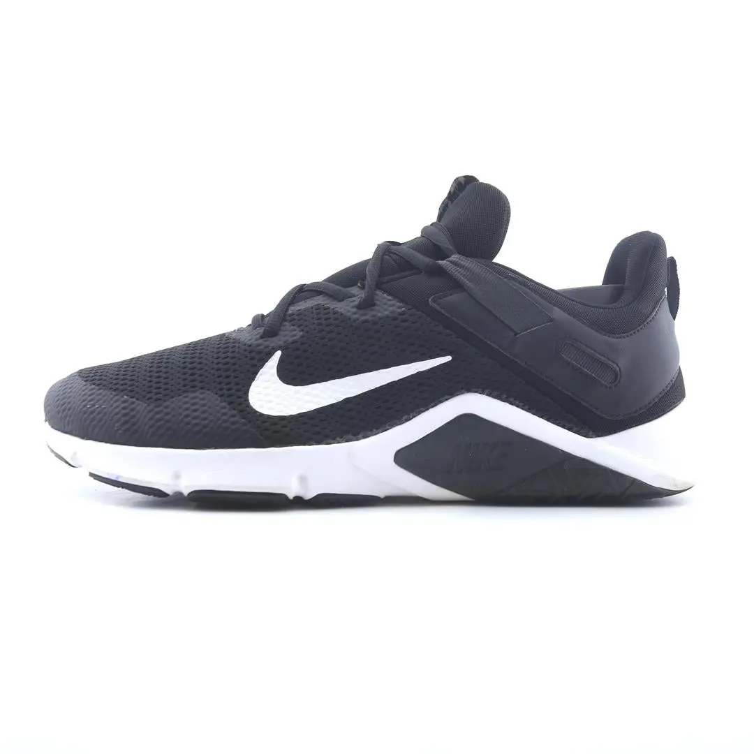 Nike Legend Essential 1