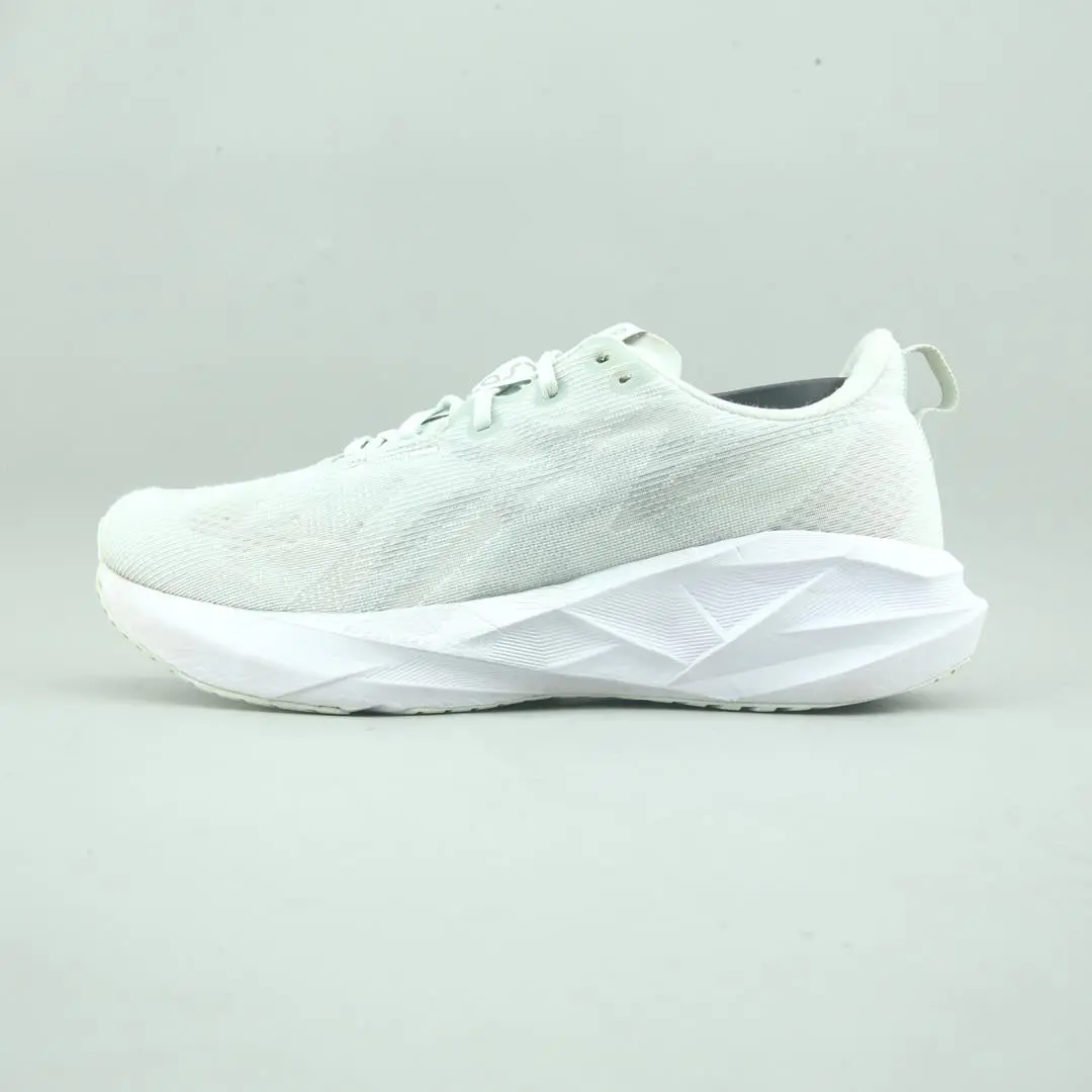 Asics Novablast 5 1
