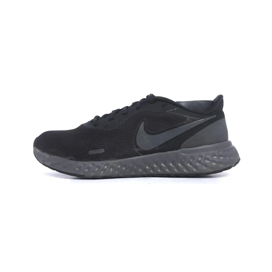 Nike Revolution 5 1