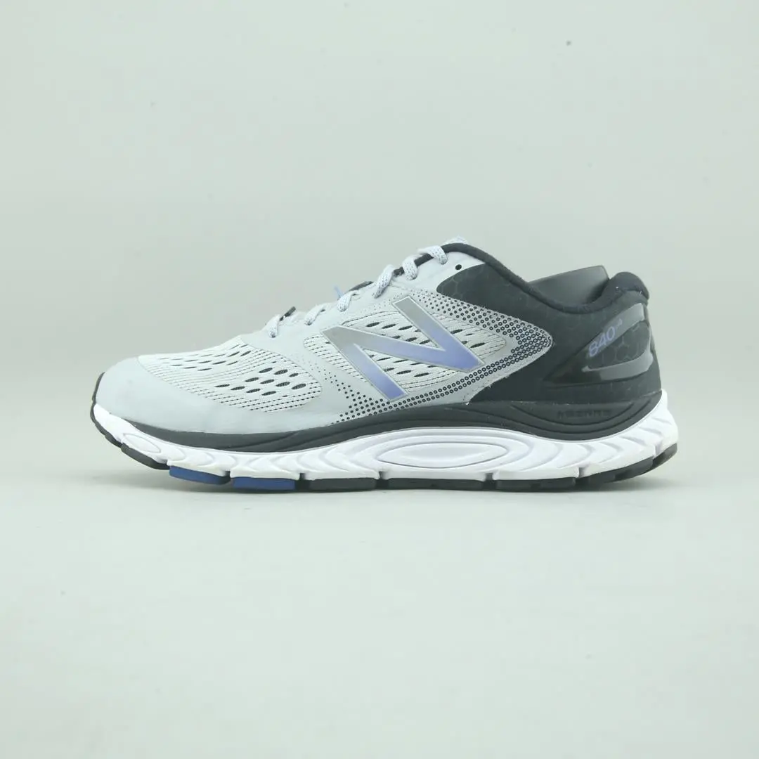 New Balance 840V4 1