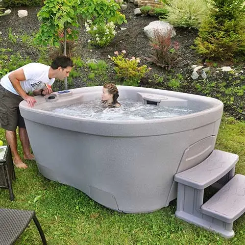 Innovaspa Urbania Hot Tub 1