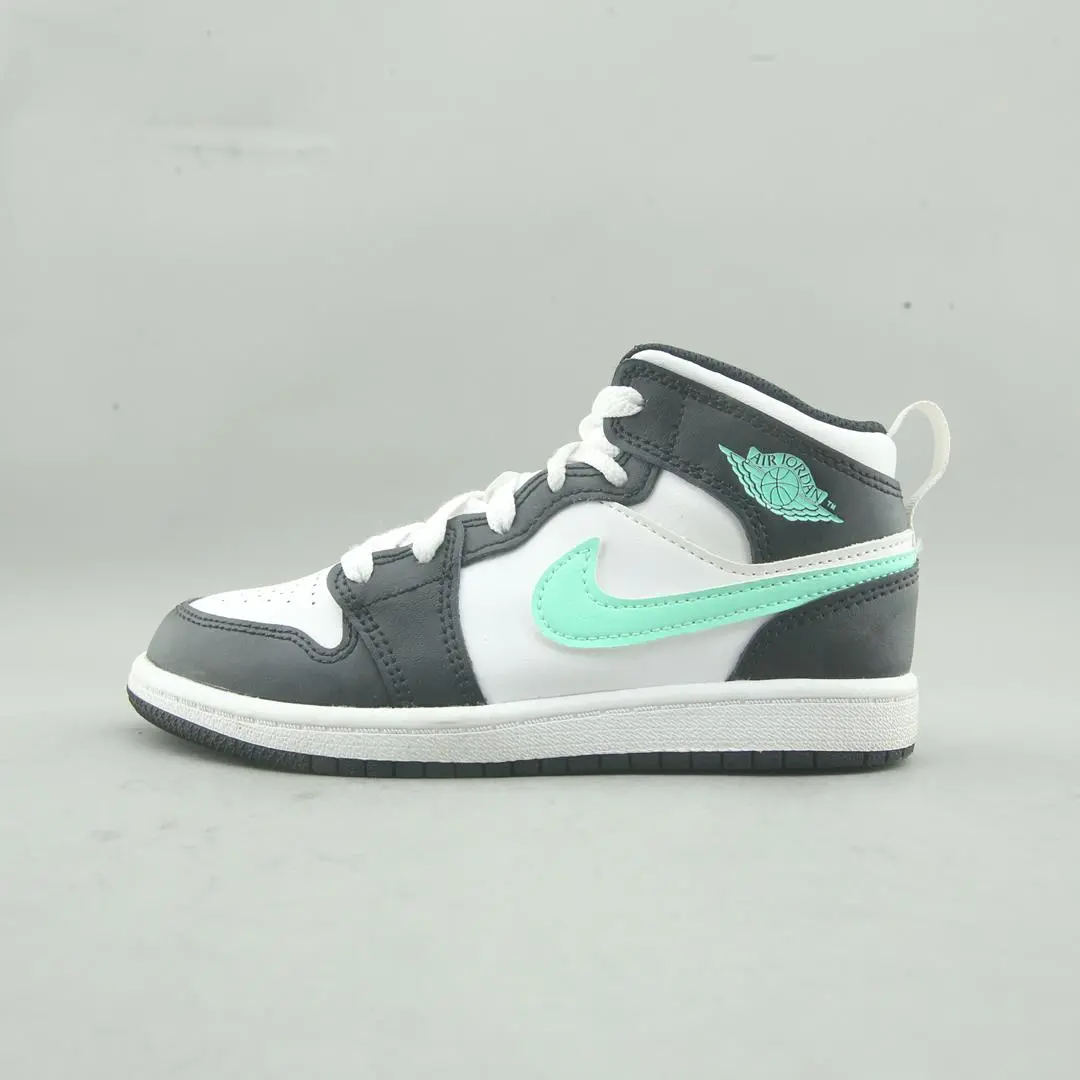 Nike Court Borough Mid 1