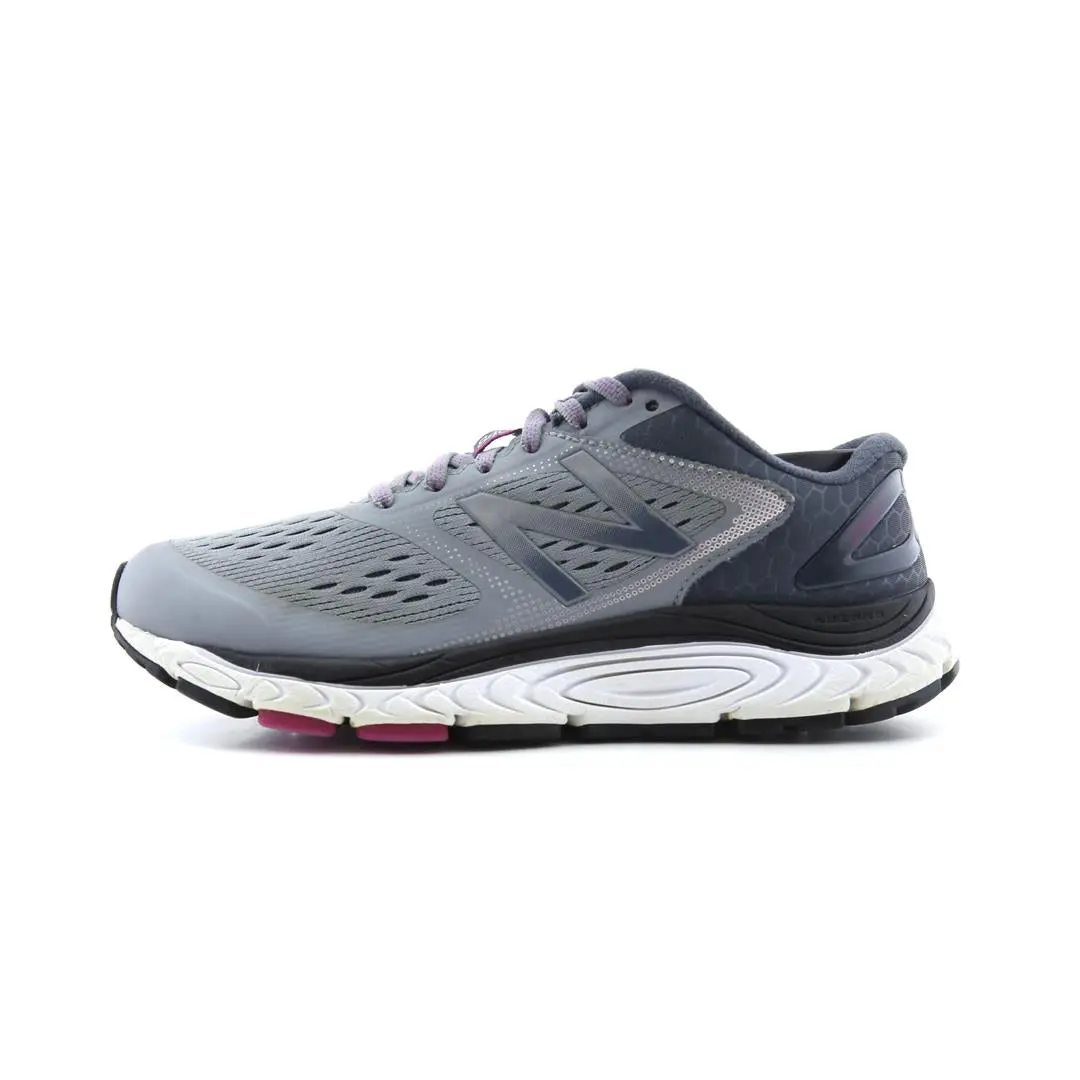 New Balance 840V4 1