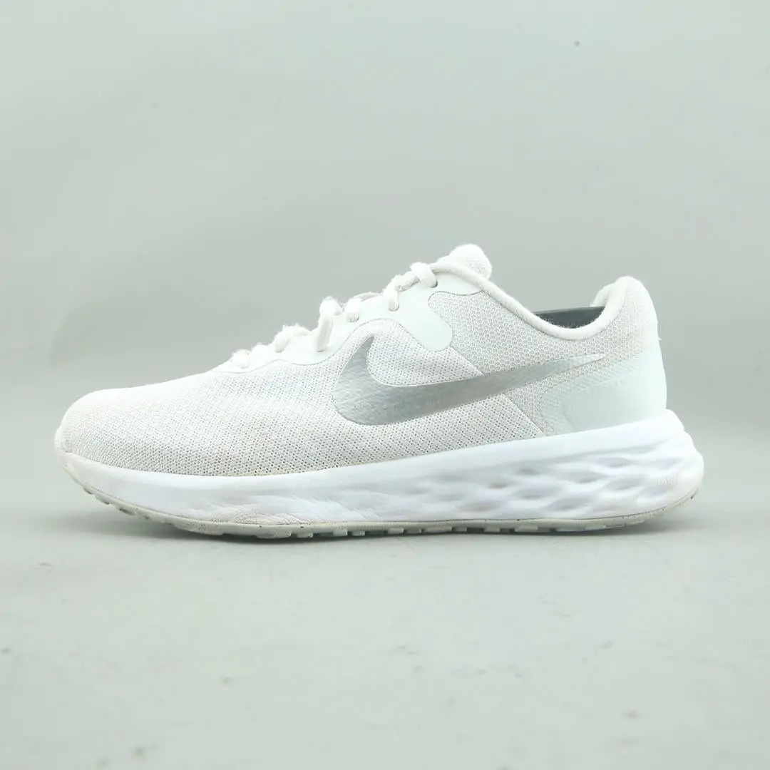 Nike Revolution 5 1