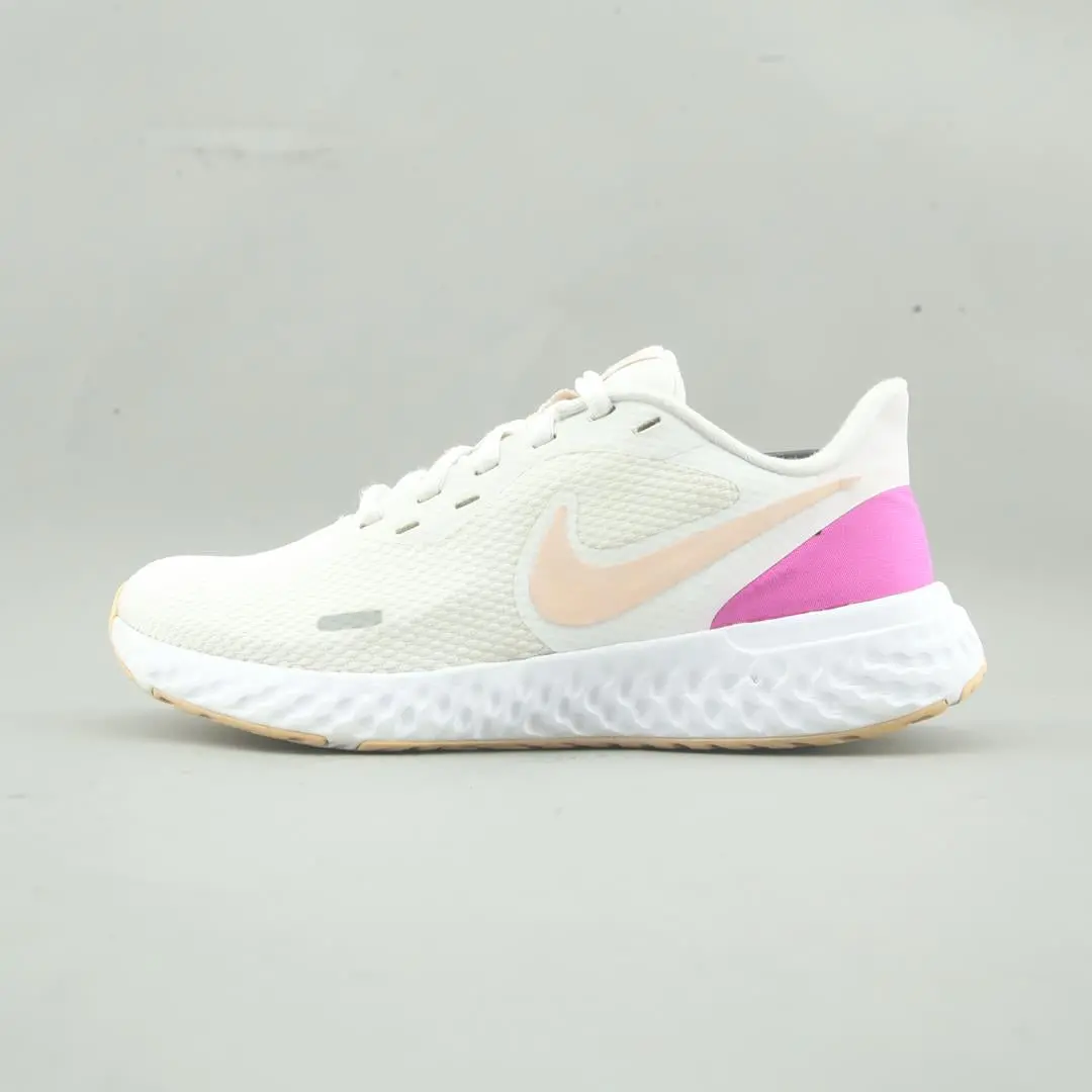 Nike Revolution 5 1